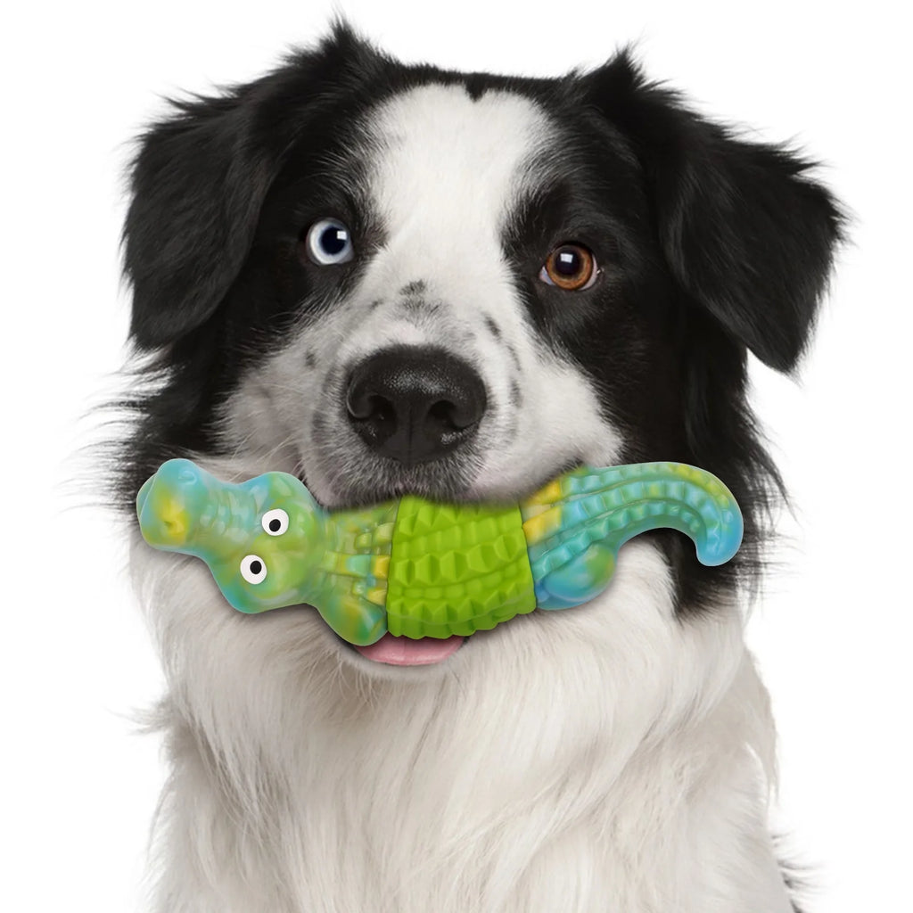 Cocodrilo Masticador KovaPets: Juguete Indestructible con Sabor a Tocino para Mordidas Extremas