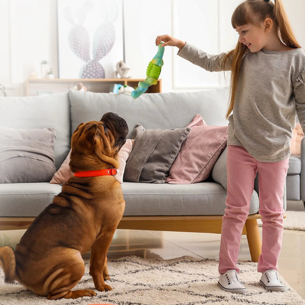 Cocodrilo Masticador KovaPets: Juguete Indestructible con Sabor a Tocino para Mordidas Extremas